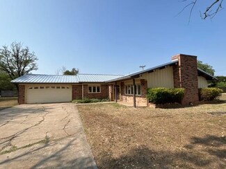 1905 Avenue H, Petersburg, TX 79250
