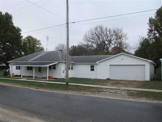 1029 S Madison St, Lewistown, IL 61542