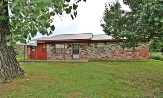 1202 NW 9th St, Stigler, OK 74462