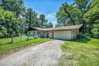 17500 E River Rd, Columbia Station, OH 44028