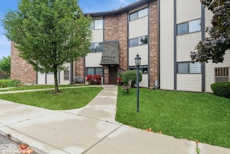 550 Vine Ave Unit 206, Highland Park, IL 60035