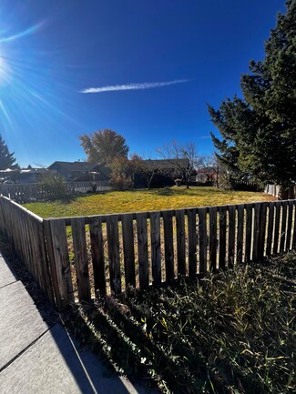 1711 SW 27th St, Redmond, OR 97756