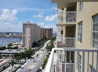 231 174th St Unit 1611, Sunny Isles Beach, FL 33160