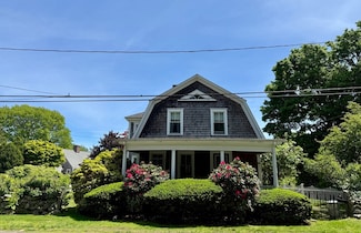 69 Prospect St, South Dartmouth, MA 02748