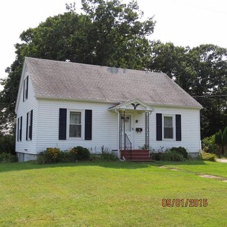 61 School St, Randolph, ME 04346