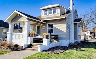 133 Flora Ave, Flora, IL 62839