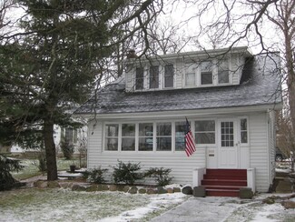 1011 Moores River Dr, Lansing, MI 48910