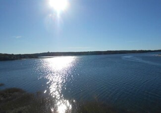 104 Pinehurst Dr, Wareham, MA 02571