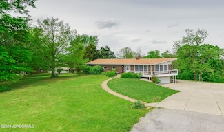 313 Loose Creek Hwy, Loose Creek, MO 65054