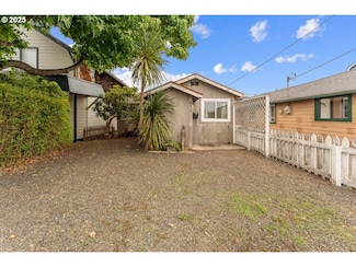 830 Oceanway St, Seaside, OR 97138