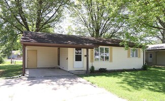 1730 Washington St, Carlyle, IL 62231