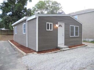 73 Milford St, Halifax, MA 02338
