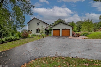 3351 Hope Dr, Emmaus, PA 18049