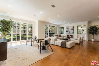133 S Oakhurst Dr Unit 104, Beverly Hills, CA 90212