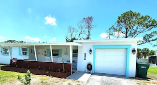 818 Lake McGregor Dr, Fort Myers, FL 33919