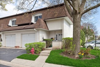 201 Pin Oak Dr Unit 201, Wilmette, IL 60091