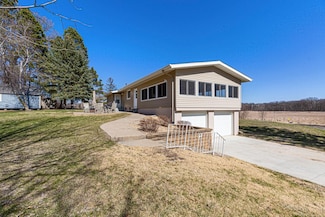 8992 Shields Lake Path, Faribault, MN 55021
