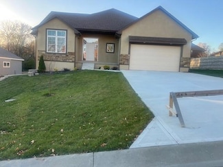 7402 N Palmer Ave, Kansas City, MO 64158