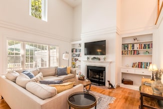 15 Hampton Ct, Mashpee, MA 02649