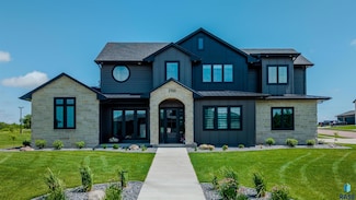 2100 N Marlowe Ave, Sioux Falls, SD 57110