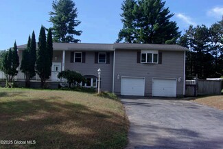 37 Coachman Dr, Ballston Spa, NY 12020