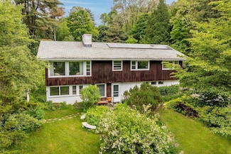 6 Mitchell Ln, Hanover, NH 03755