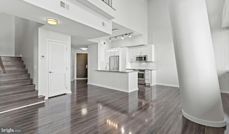 8300 Wisconsin Ave Unit B-813, Bethesda, MD 20814
