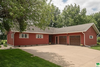 710 Fairway Ct, Alton, IA 51003