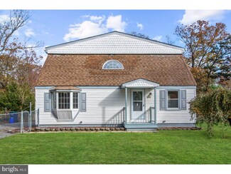 102 E Colton Ln, Williamstown, NJ 08094