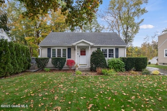 6 Williams Ct, Albany, NY 12203