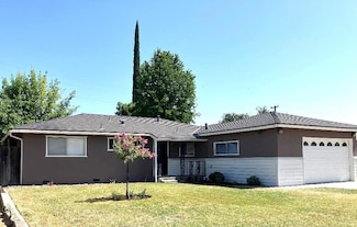 517 W Beverly Dr, Clovis, CA 93612