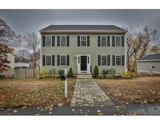 25 Warren Ave, Wakefield, MA 01880
