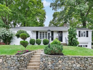 77 Cabot St, Waltham, MA 02453