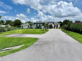 2475 29th Ave NE, Naples, FL 34120