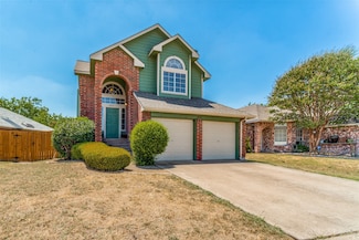 6717 Driffield Cir W, North Richland Hills, TX 76182