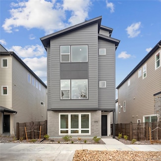 10916 E Hinsdale Cir, Centennial, CO 80112