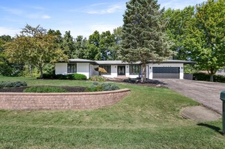 4170 Augusta Dr, Crown Point, IN 46307