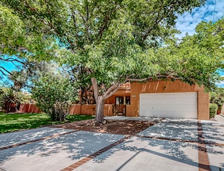 1405 Sigma Chi Rd NE, Albuquerque, NM 87106