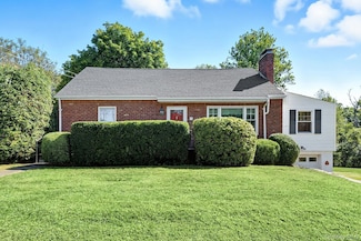 13 Pleasant Ln, Wappingers Falls, NY 12590