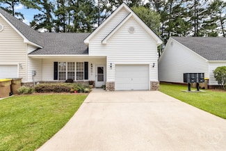 12 Crossing Dr, Richmond Hill, GA 31324