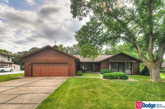 2820 Douglas Dr, Fremont, NE 68025