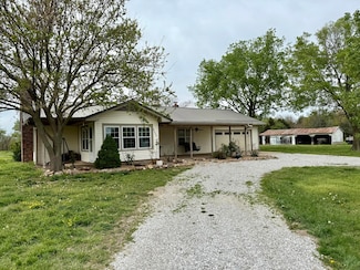 8338 Coyote Dr, Seneca, MO 64865