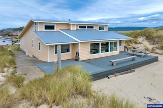 2 NW Oceania Dr, Waldport, OR 97394