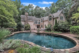 3814 High Meadow Rd, Chapel Hill, NC 27514