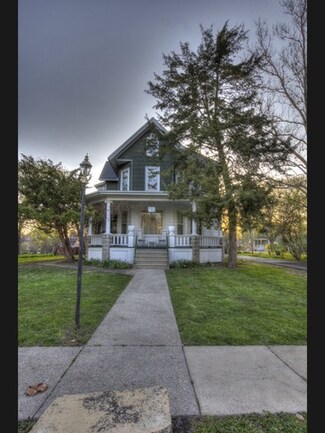 231 N Sycamore St, Hinckley, IL 60520