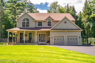 361 Gansevoort Rd, Gansevoort, NY 12831