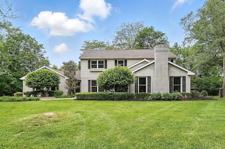 32 Carpenters Run Ct, Blue Ash, OH 45241