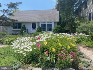 6 W 17th St, Barnegat Light, NJ 08006