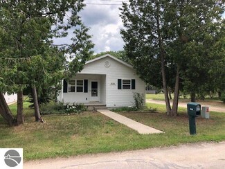 828 Baldwin St, Traverse City, MI 49686