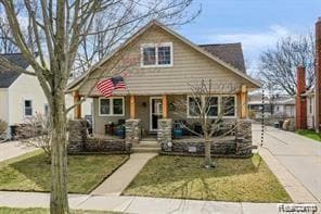 1760 Cole St, Birmingham, MI 48009